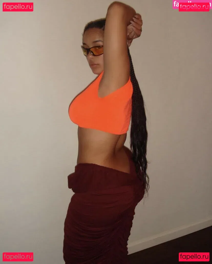Jorja Smith Onlyfans Photo Gallery 