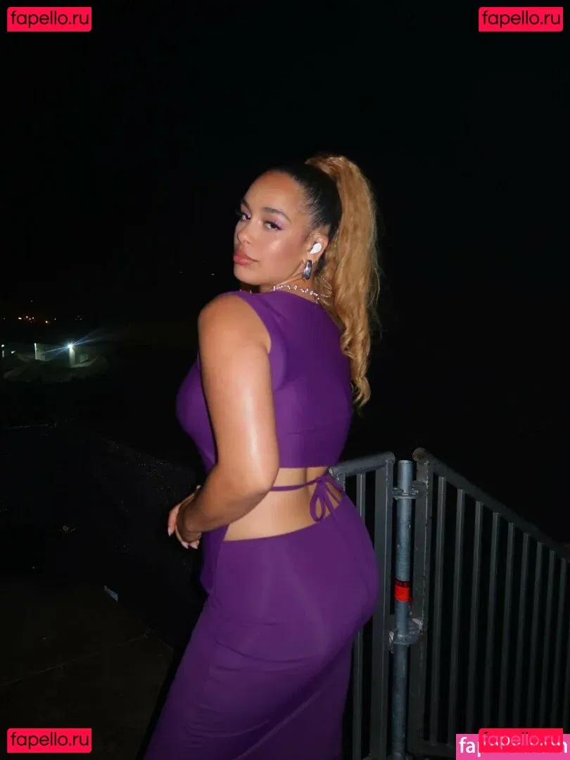 Jorja Smith Onlyfans Photo Gallery 