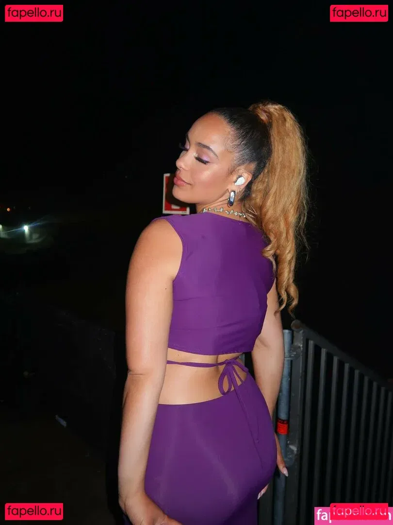 Jorja Smith Onlyfans Photo Gallery 