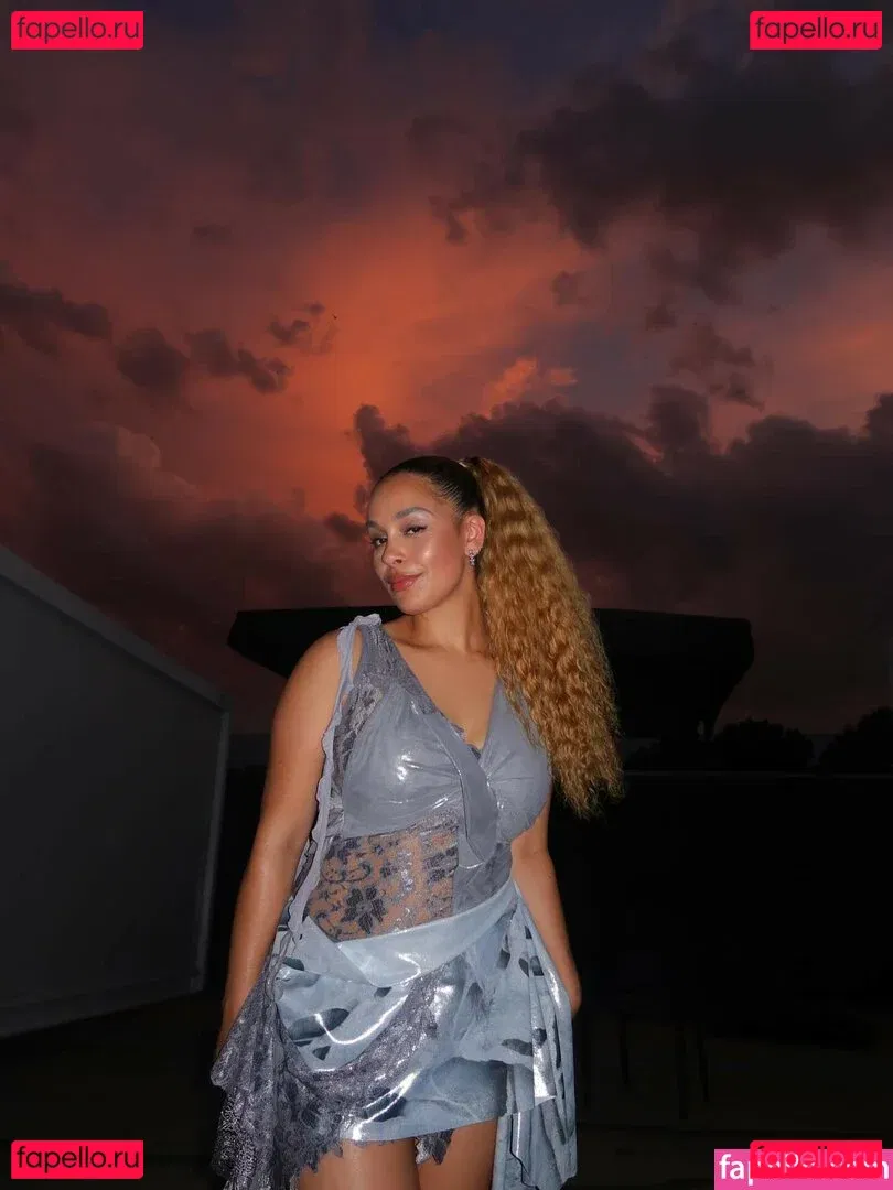 Jorja Smith Onlyfans Photo Gallery 