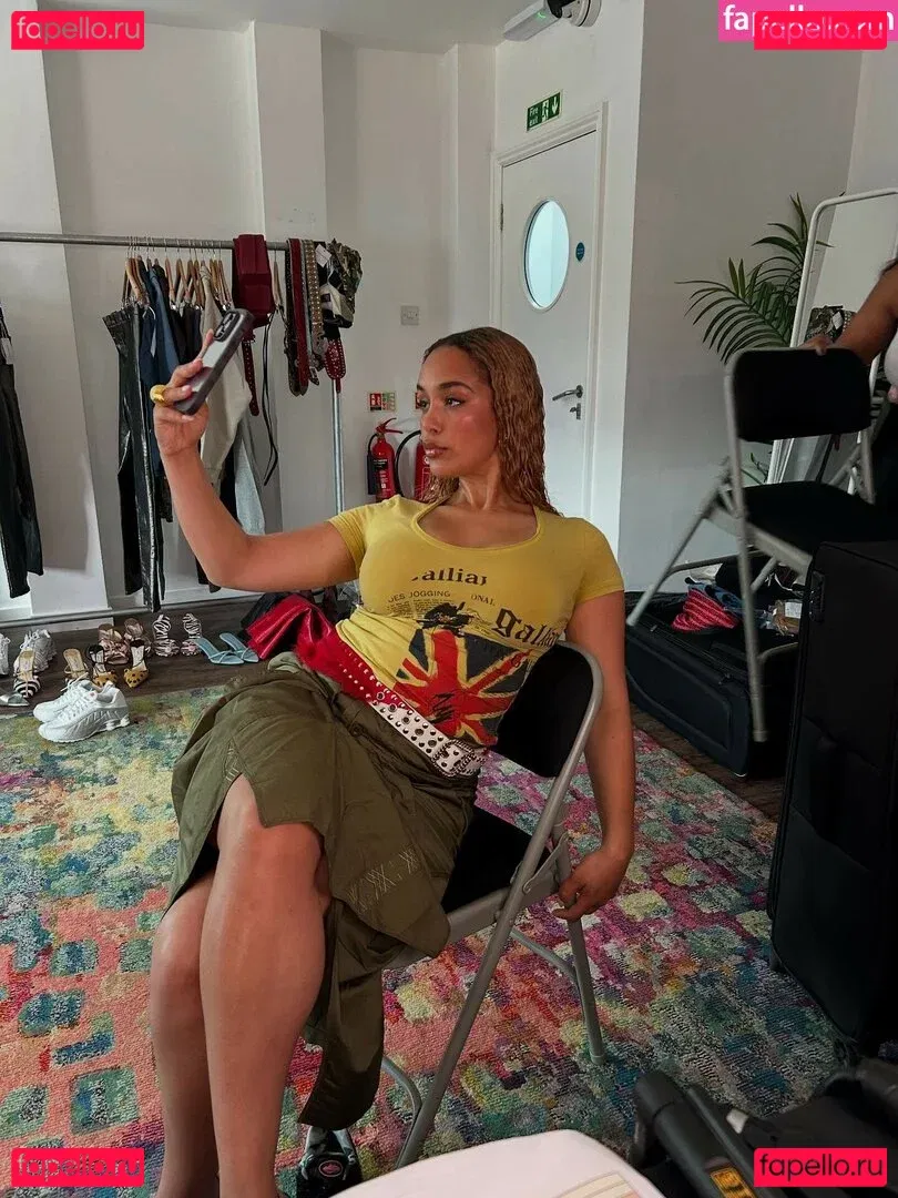 Jorja Smith Onlyfans Photo Gallery 