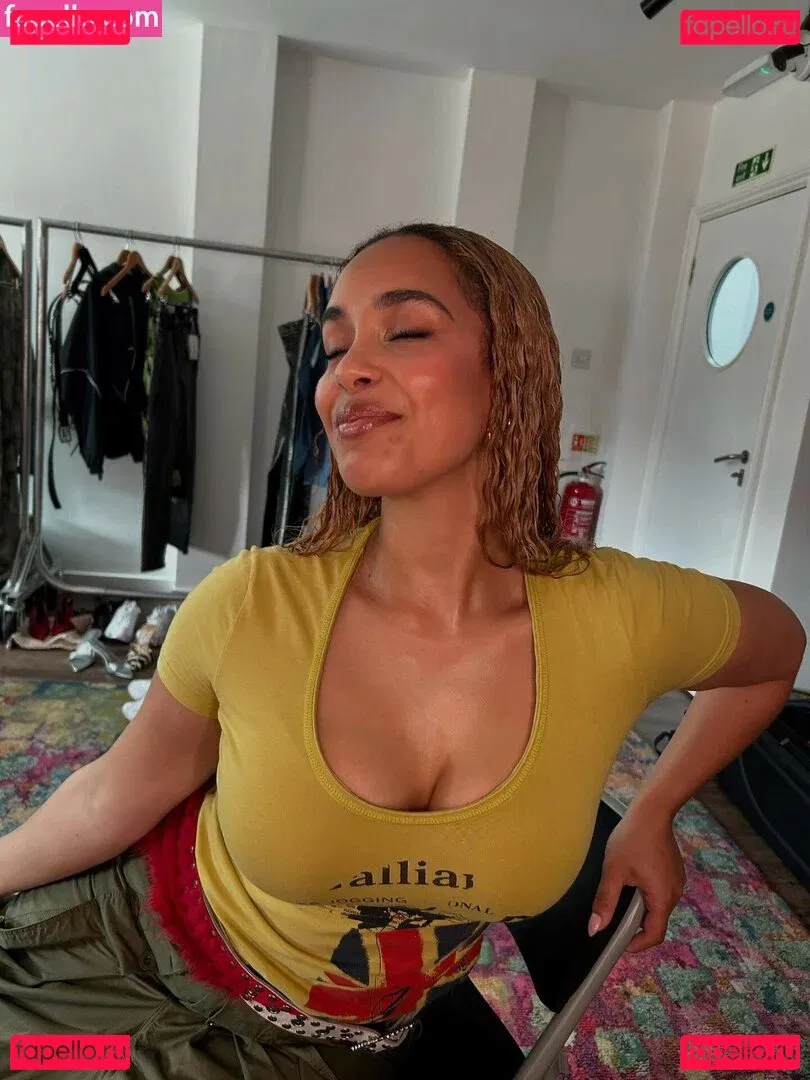 Jorja Smith Onlyfans Photo Gallery 
