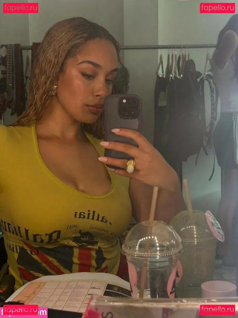 Jorja Smith Onlyfans Photo Gallery 