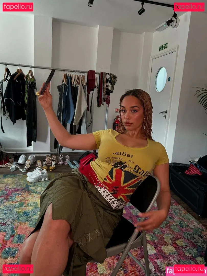 Jorja Smith Onlyfans Photo Gallery 