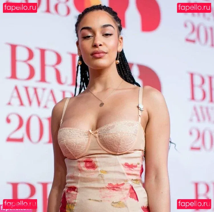 Jorja Smith Onlyfans Photo Gallery 