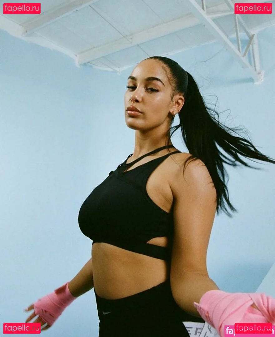 Jorja Smith Onlyfans Photo Gallery 