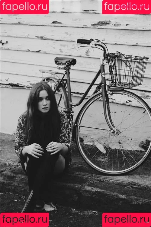 Alice Allegra Englert Onlyfans Photo Gallery 
