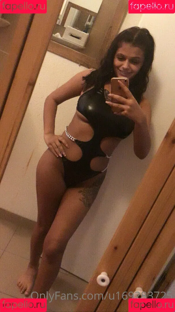 Berki Loretta Onlyfans Photo Gallery 