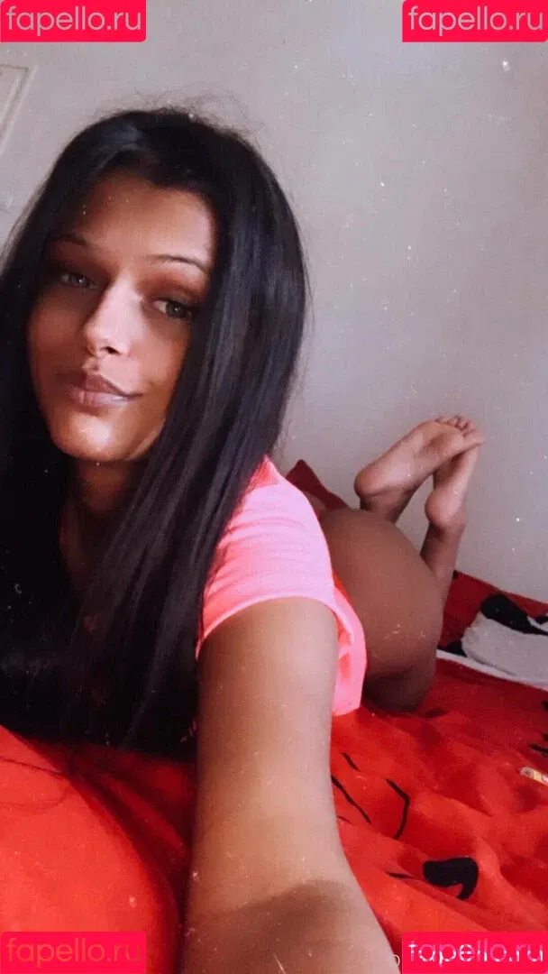 Berki Loretta Onlyfans Photo Gallery 