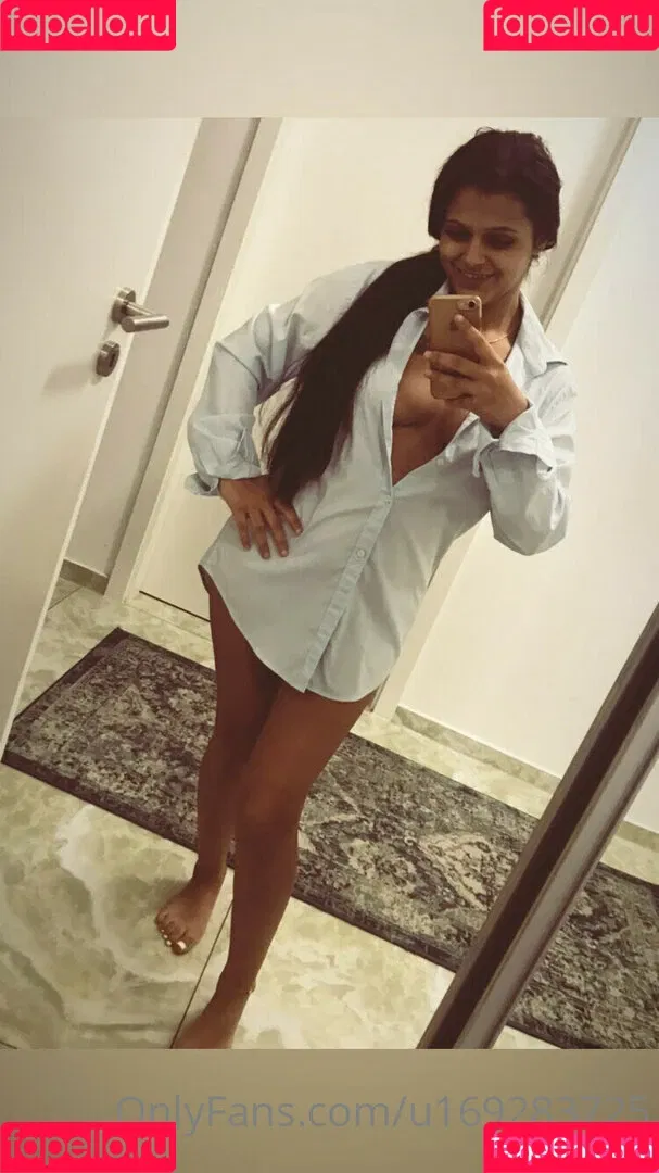 Berki Loretta Onlyfans Photo Gallery 