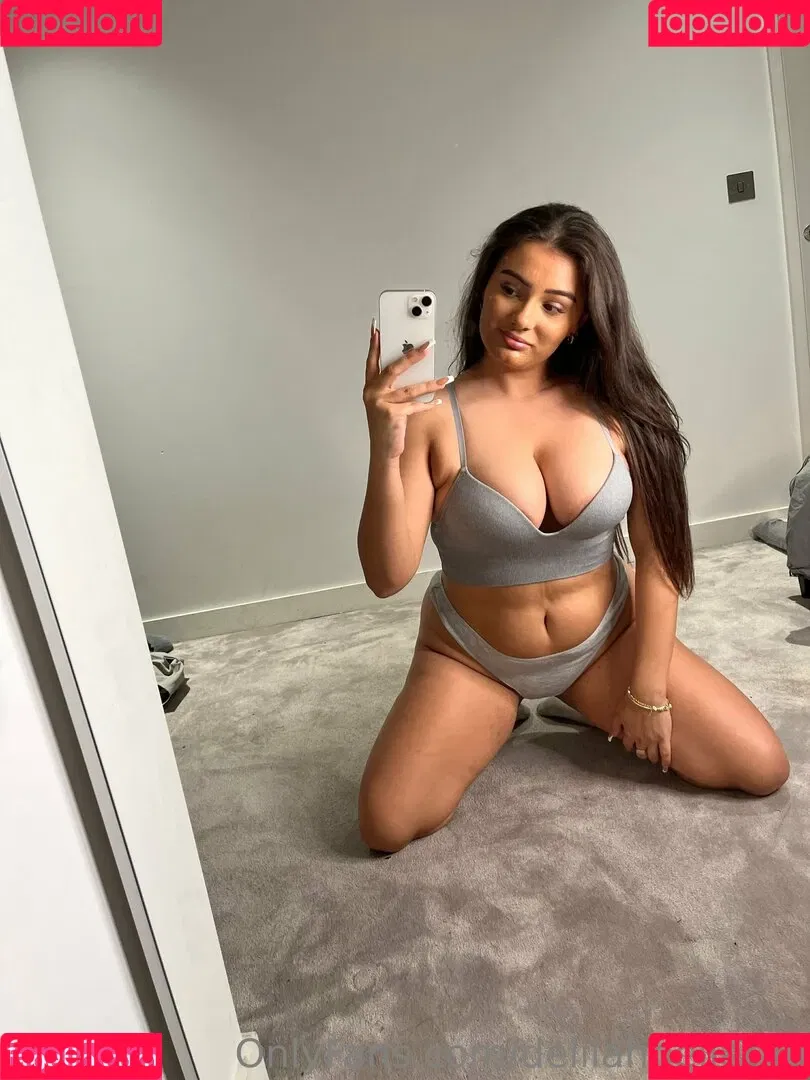 delilahbellerae Onlyfans Photo Gallery 