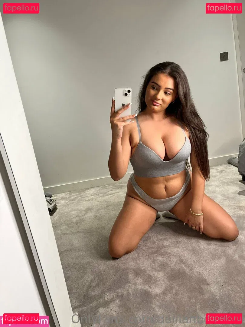 delilahbellerae Onlyfans Photo Gallery 
