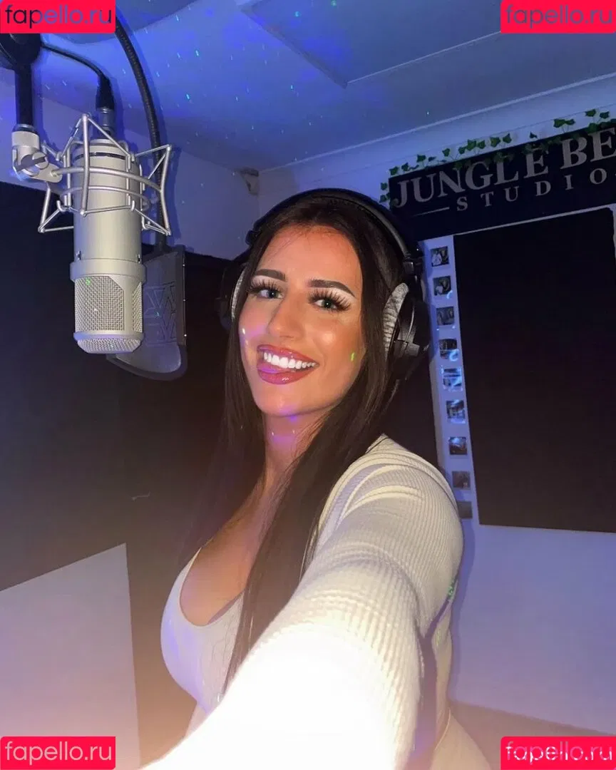 Ciara Lennon Onlyfans Photo Gallery 