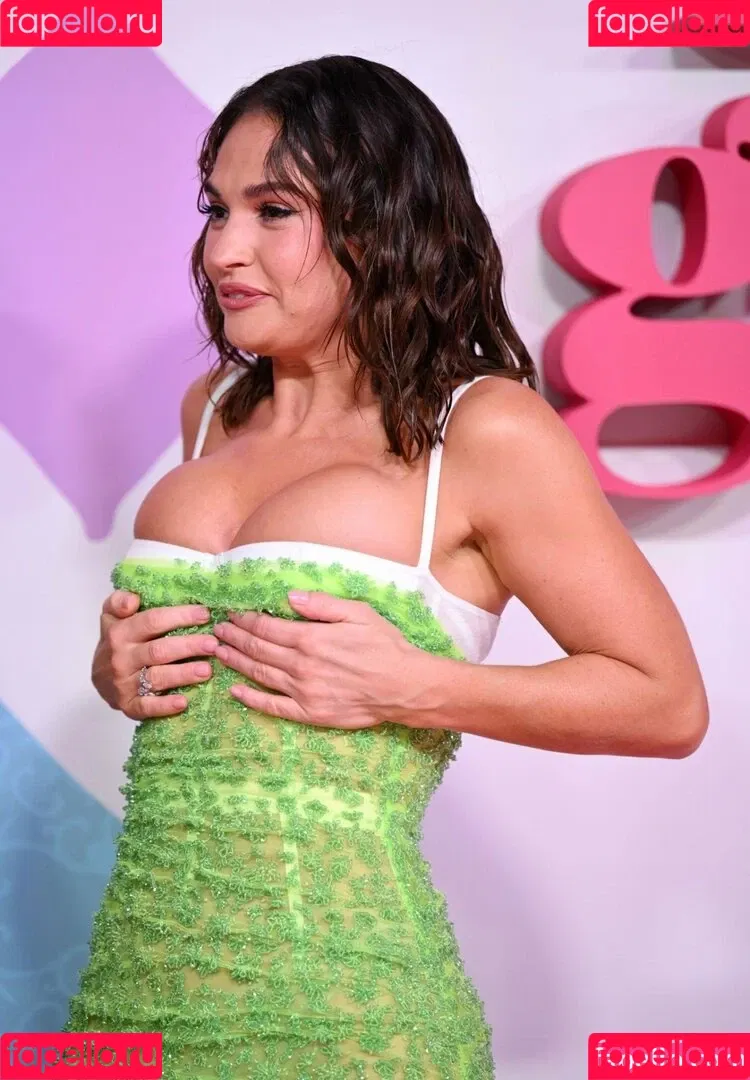 Lily James Onlyfans Photo Gallery 