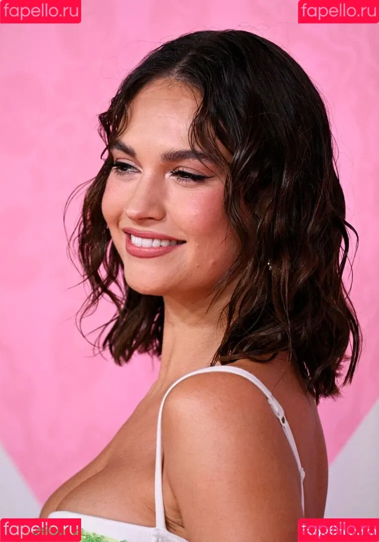 Lily James Onlyfans Photo Gallery 