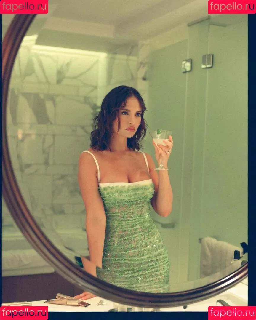 Lily James Onlyfans Photo Gallery 