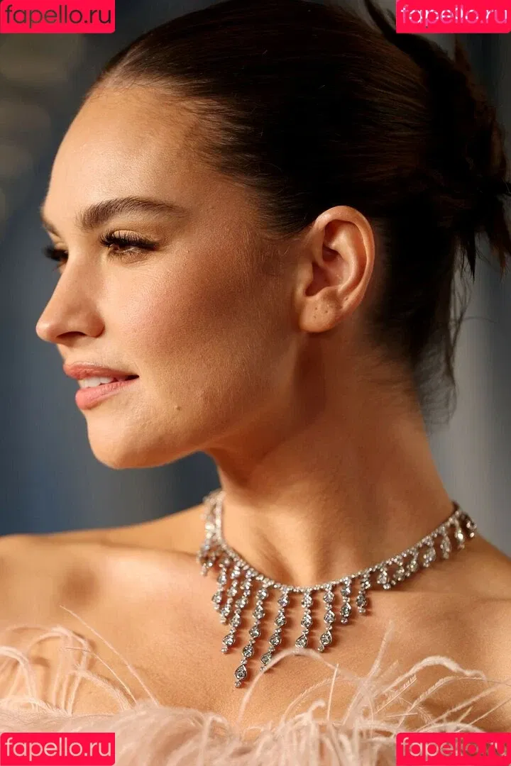 Lily James Onlyfans Photo Gallery 