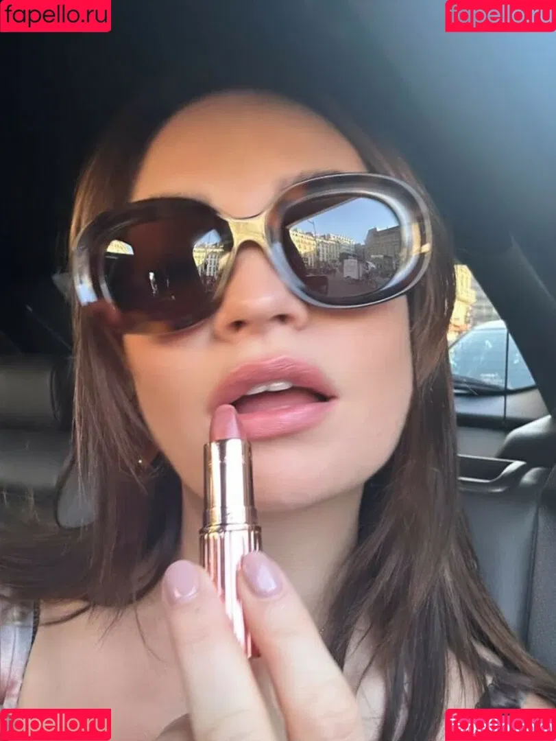 Lily James Onlyfans Photo Gallery 