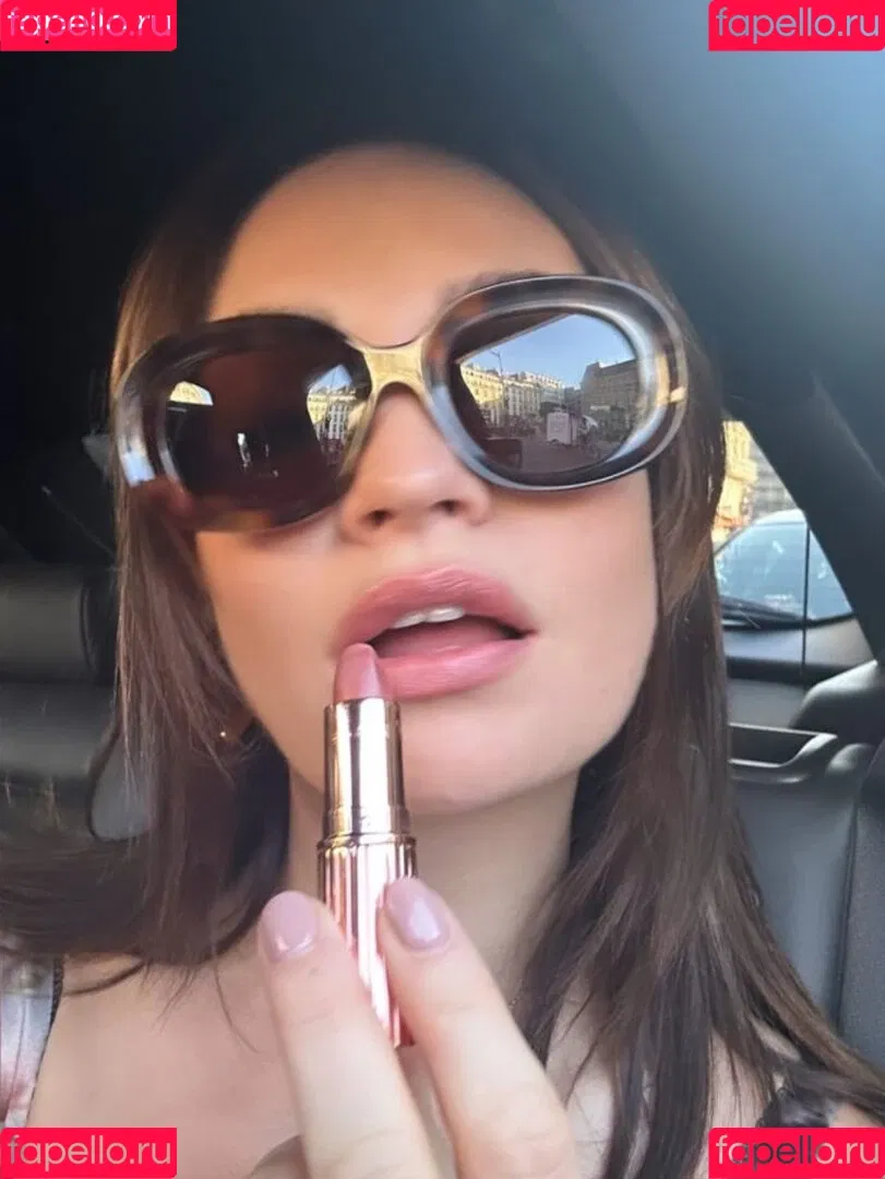 Lily James Onlyfans Photo Gallery 