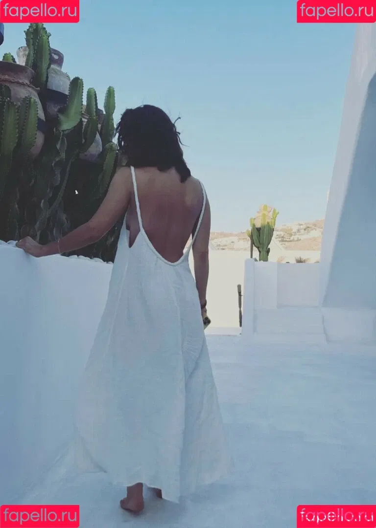 Lily James Onlyfans Photo Gallery 
