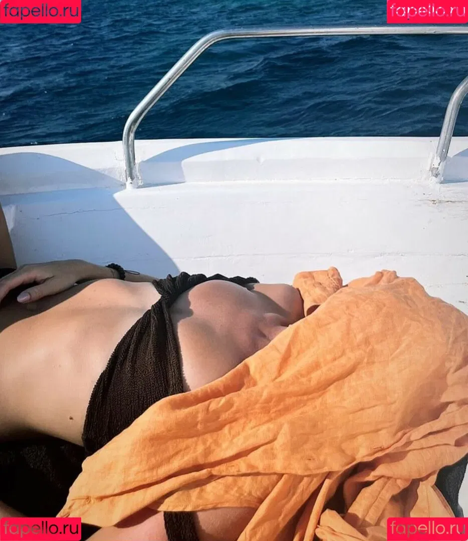 Lily James Onlyfans Photo Gallery 