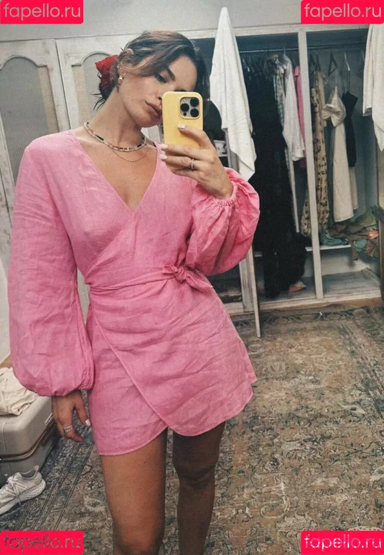 Lily James Onlyfans Photo Gallery 