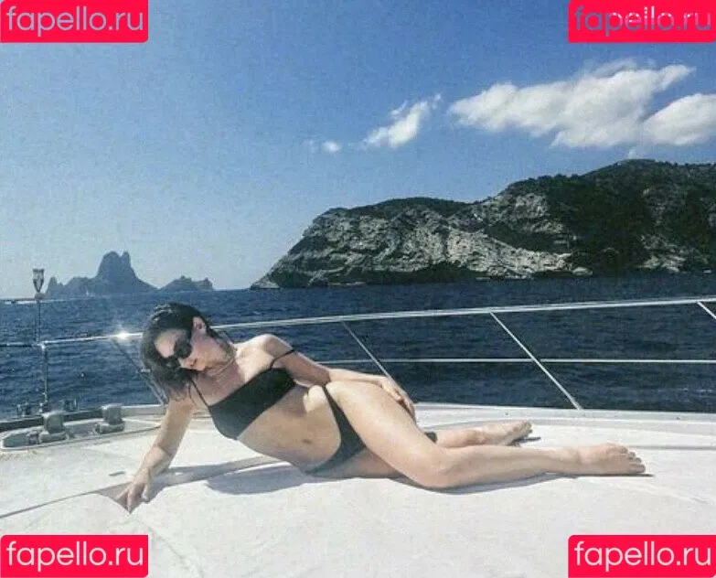 Lily James Onlyfans Photo Gallery 