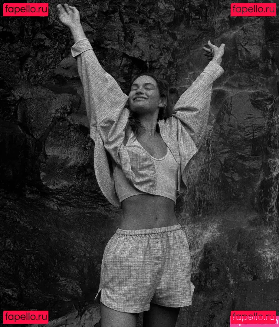 Lily James Onlyfans Photo Gallery 