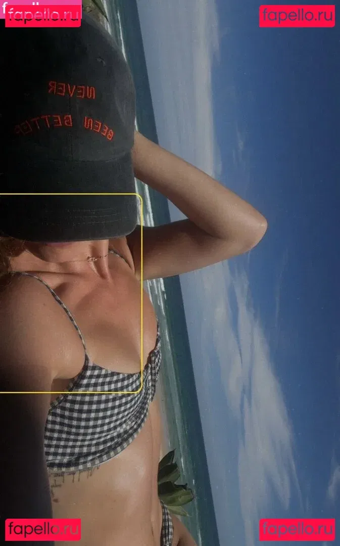 Lily James Onlyfans Photo Gallery 