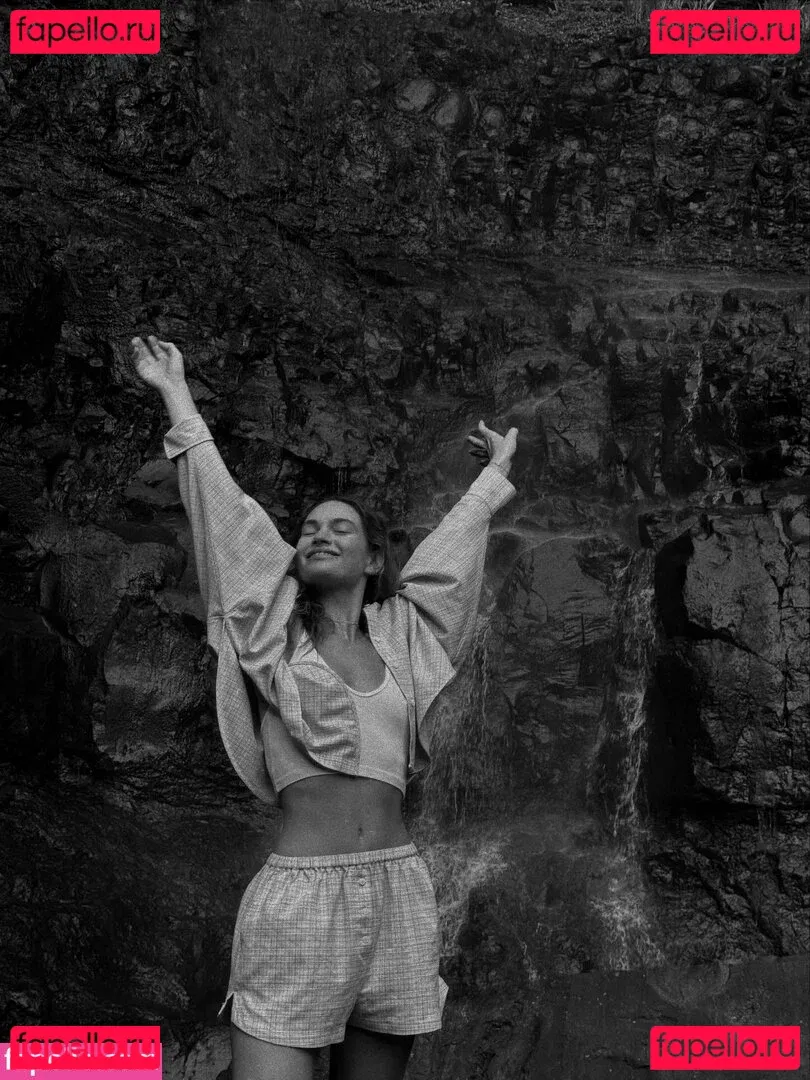 Lily James Onlyfans Photo Gallery 