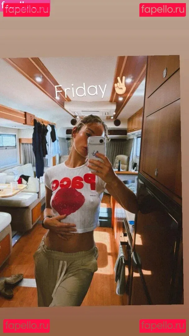 Lily James Onlyfans Photo Gallery 