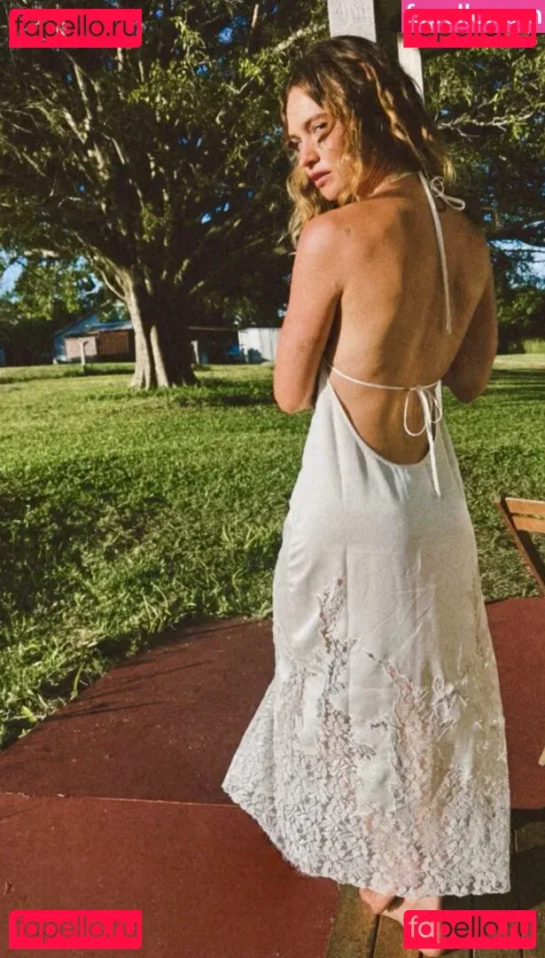 Lily James Onlyfans Photo Gallery 