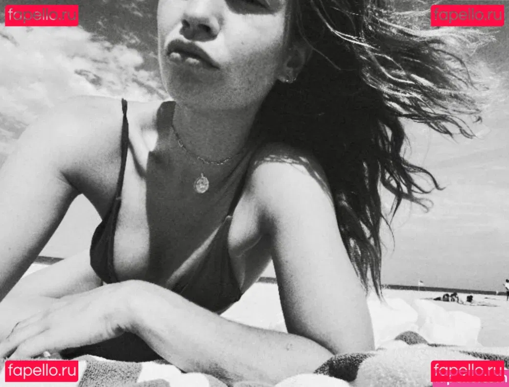 Lily James Onlyfans Photo Gallery 