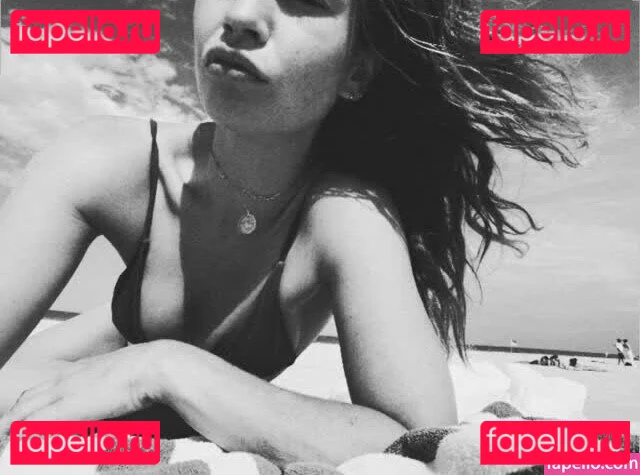 Lily James Onlyfans Photo Gallery 