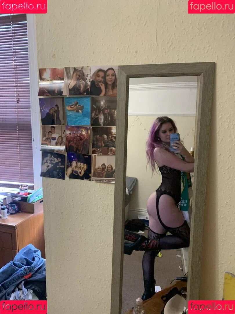 Madame Cersei Onlyfans Photo Gallery 