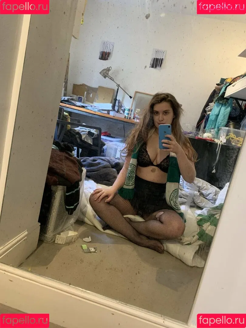 Madame Cersei Onlyfans Photo Gallery 