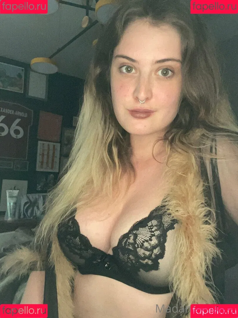 Madame Cersei Onlyfans Photo Gallery 