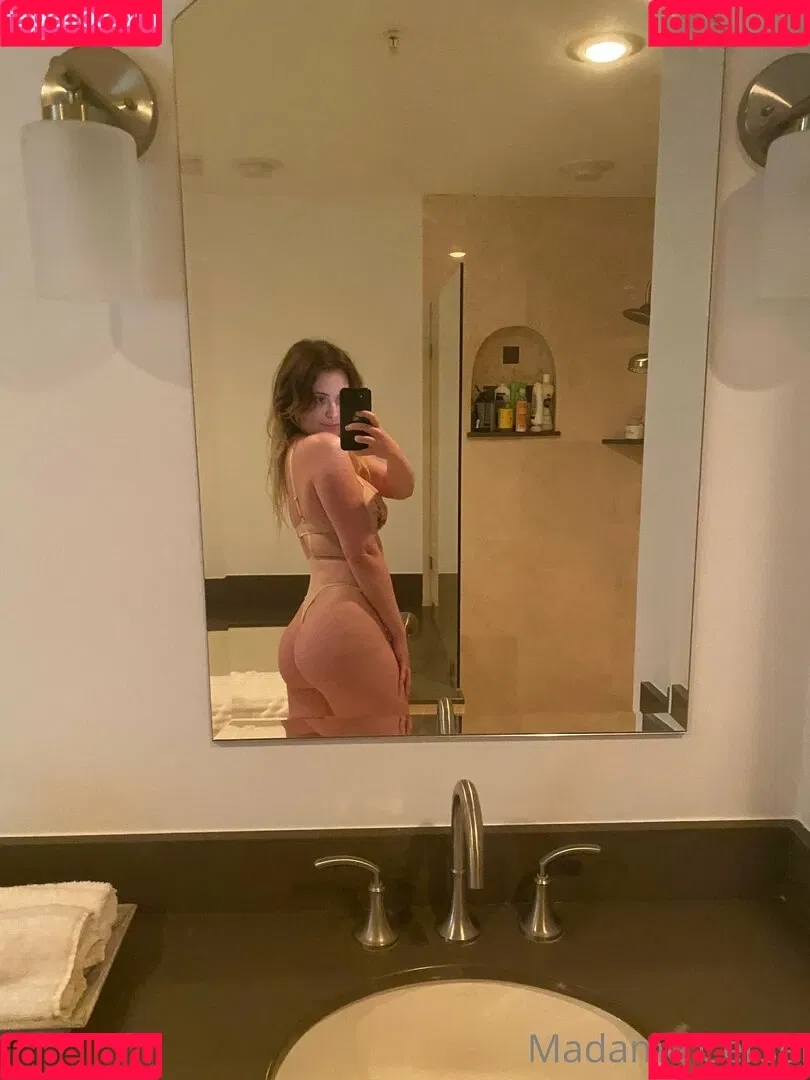 Madame Cersei Onlyfans Photo Gallery 