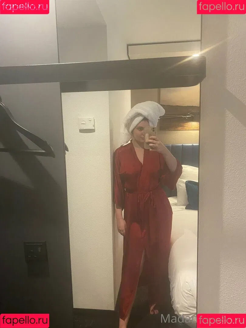 Madame Cersei Onlyfans Photo Gallery 