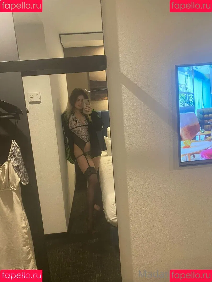 Madame Cersei Onlyfans Photo Gallery 
