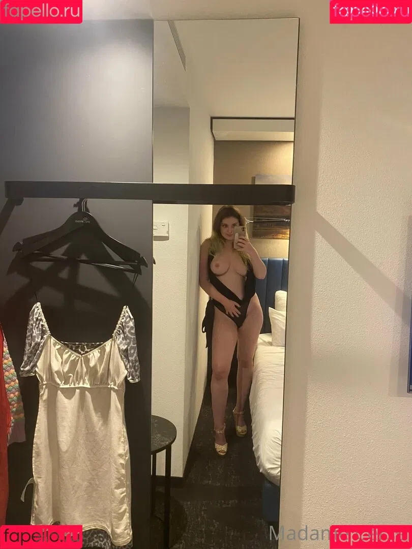 Madame Cersei Onlyfans Photo Gallery 