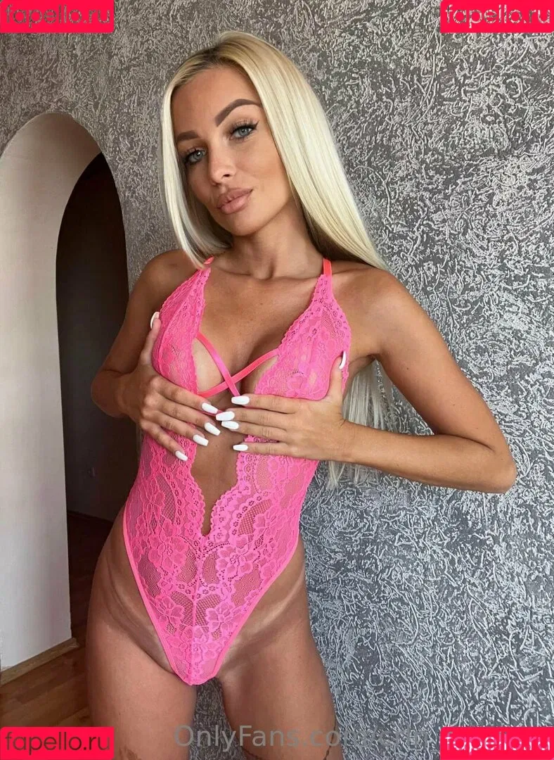 crln_carolyn Onlyfans Photo Gallery 