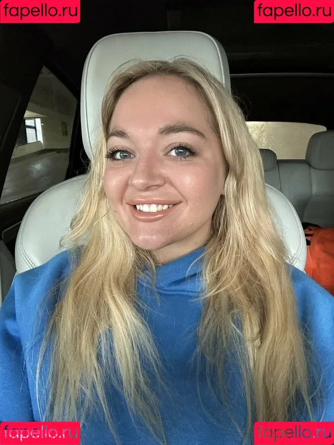Lana Wolf Onlyfans Photo Gallery 