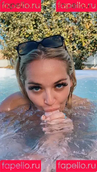 Lana Wolf Onlyfans Photo Gallery 