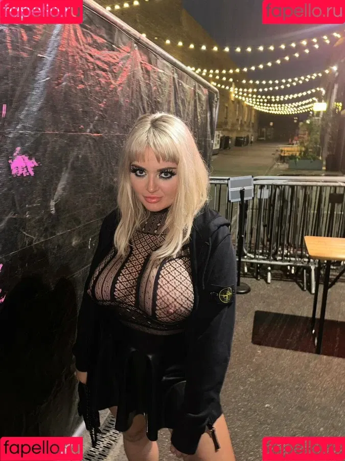 Lana Wolf Onlyfans Photo Gallery 