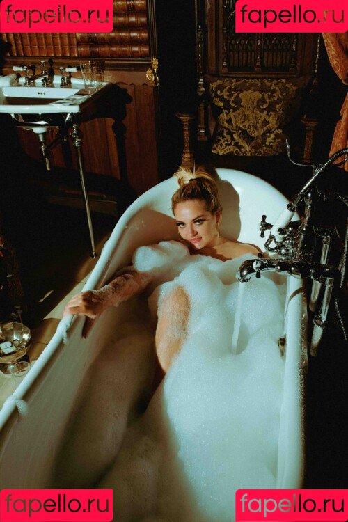 Lana Wolf Onlyfans Photo Gallery 