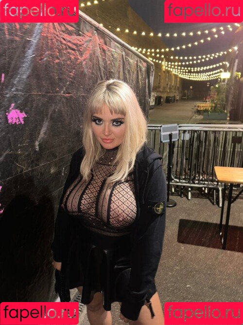 Lana Wolf Onlyfans Photo Gallery 