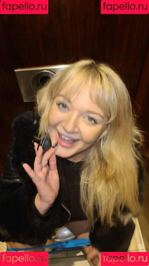 Lana Wolf Onlyfans Photo Gallery 