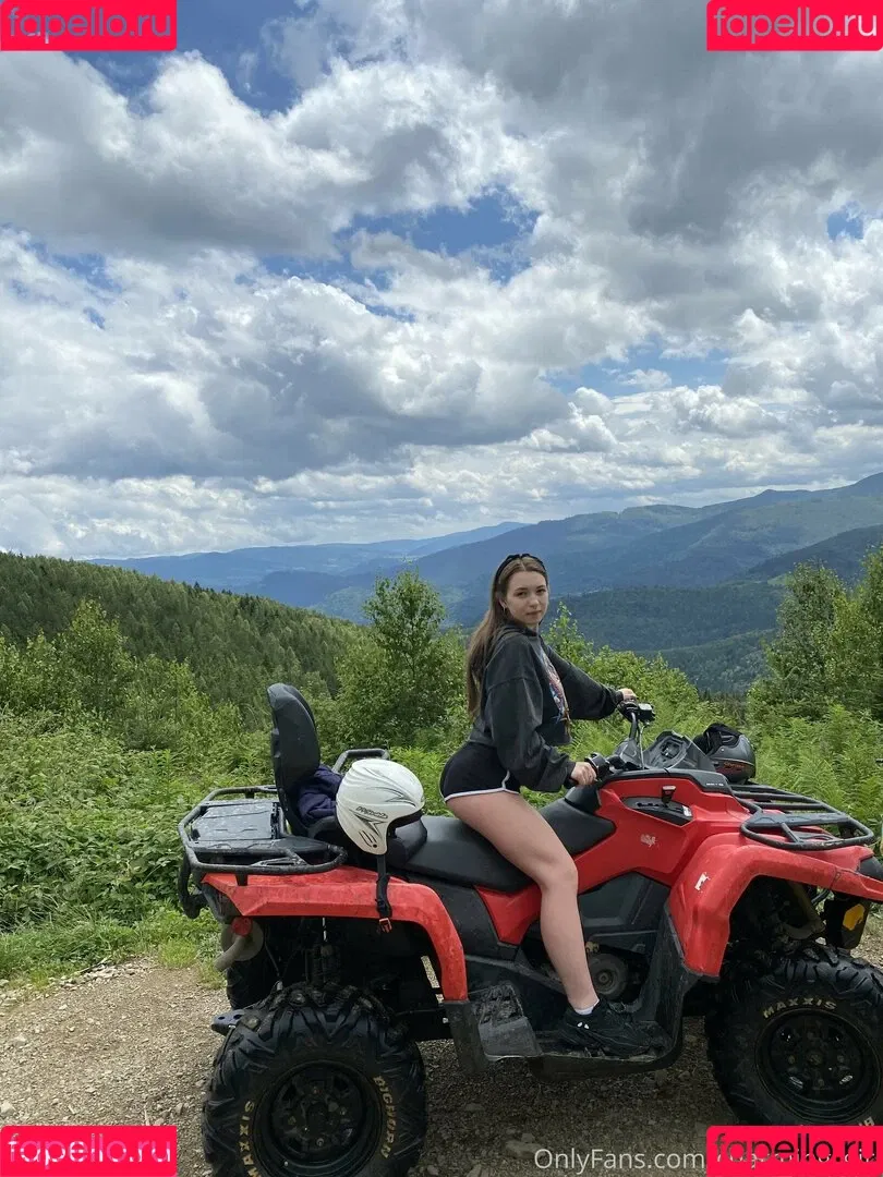 Milana Onlyfans Photo Gallery 