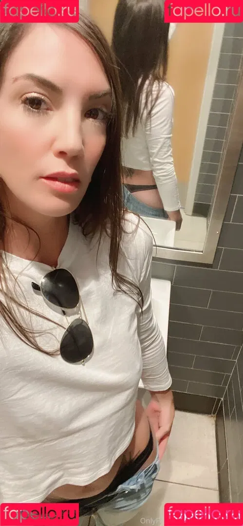 iamnotyoursub Onlyfans Photo Gallery 